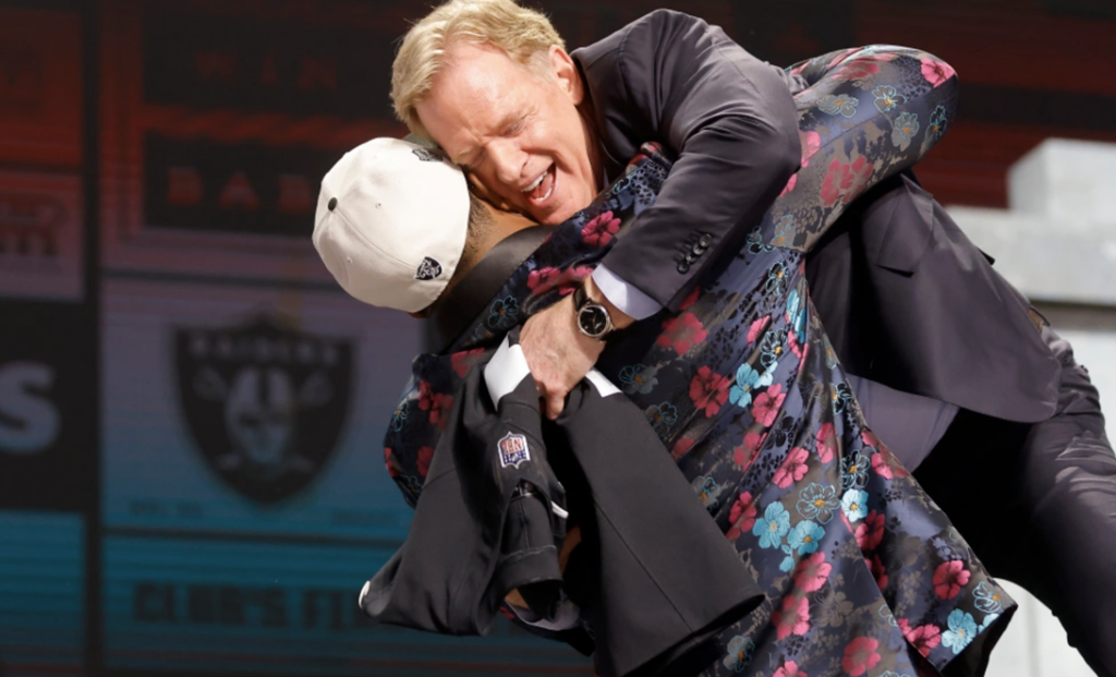 Tyree Wilson picks up Roger Goodell after being drafted #7 to the Las Vegas Raiders.